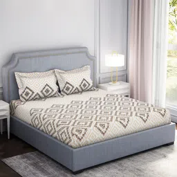 Welspun Beige Geometric Microfiber 130 TC King Bedsheet with 2 Pillow Covers-image-22