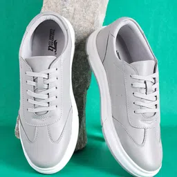 The Indian Garage Co Men Comfort Insole Contrast Sole Sneakers-image-30