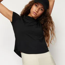Trendyol Round Neck Crop T-shirt-image-21