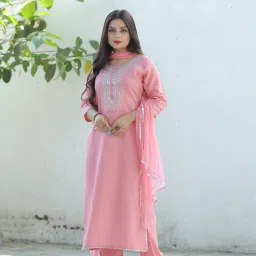 Women Viscose Rayon Kurti Pant Dupatta Set-image-21