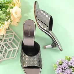 CLOG LONDON Textured Open Toe Slim Heels-8
