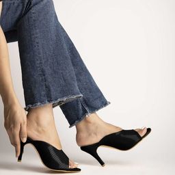 Shoetopia Girls Textured Kitten Heels-79