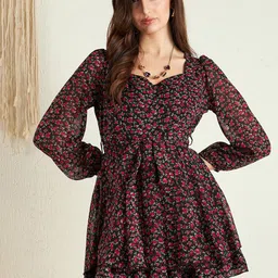Berrylush Black Floral Printed Sweetheart Neck Layered Detailed Playsuit With Belt-picture-19