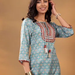 Varanga Ethnic Motifs Embroidered Tie-up neck Gotta Patti Straight Kurta-image-24