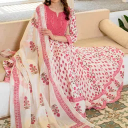 Mizaz Floral Printed Notch Neck A Line Pure Cotton Kurta With Trousers & Dupatta-picture-6