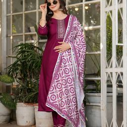 CaniBani Geometric Yoke Design Round Neck Straight Kurta With Trouser And Dupatta-50