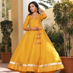 Indi INSIDE Women Bandhani Printed Angrakha Gotta Patti Kurta with Trousers & Dupatta-picture-34