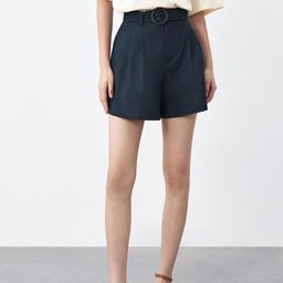 Urban Revivo Women Cotton Linen Pleated Loose Fit Shorts with Belt-picture-13