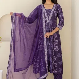Navlik Women Floral Printed Regular Kurta with Trousers & With Dupatta-image-6