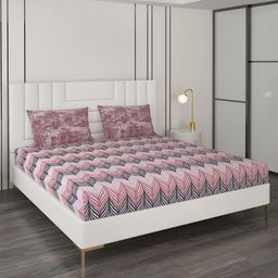 Monte Carlo Coral & Black Geometric 144 TC Queen Bedsheet with 2 Pillow Covers-image-23
