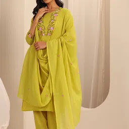 Libas Women Floral Yoke Design Regular Thread Work Kurta with Trousers & With Dupatta image 2