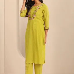 Libas Women Floral Yoke Design Regular Thread Work Kurta with Trousers & With Dupatta image 4