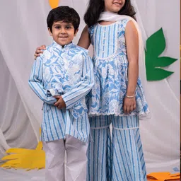 VASTRAMAY Girls Floral Printed Regular Pure Cotton Kurta With Sharara & Dupatta-image-25