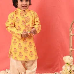 VASTRAMAY Boys Floral Printed Gotta Patti Mandarin Collar Kurta With Patiala-95