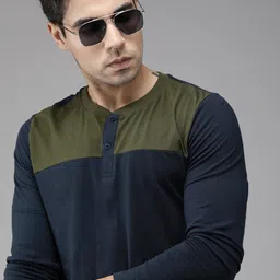 Roadster Men Navy Blue  Olive Green Colourblocked Henley Neck Pure Cotton T-shirt-image-40