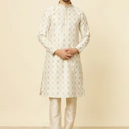Manyavar Ethnic Motifs Woven Design Mandarin Collar Straight Kurta with Pyjamas-picture-18
