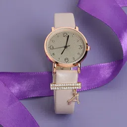 HAUTE SAUCE by Campus Sutra Round Analog Watch With A Watch Charm AW23_HSCW5120-0
