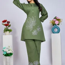 Kaftanize Embroidered Thread Work Puff Sleeves Tunic With Pant-image-18