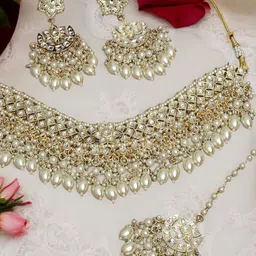 OOMPH Kundan-Studded & Beaded Jewellery Set-32
