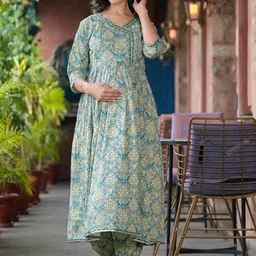 Aujjessa Printed Pure Cotton Maternity Feeding Kurta with Harem Pants-image-25