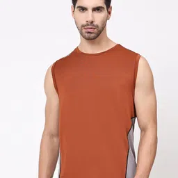 DIDA Round Neck Sleeveless T-shirt-image-11