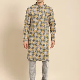 Amodh by Kisah Men Grey Printed Kurta Set with Churidar-15