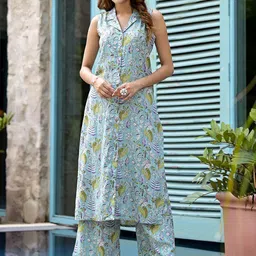Divena Women Floral Printed Regular Kurta with Palazzos-image-5