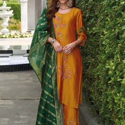 VredeVogel Floral Embroidered Regular Kurta & Trousers With Dupatta-image-53