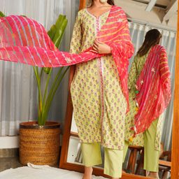 NANGALIA RUCHIRA Women Floral Printed Regular Pure Cotton Kurta with Trousers & With Dupatta-14
