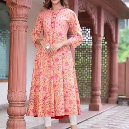 YASH GALLERY Women Peach-Coloured & Green Floral Printed Anarkali Kurta-picture-53