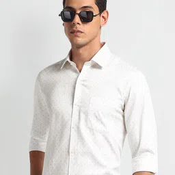 Arrow Auto Press Slim Fit Geometric Printed Spread Collar Twill Weave Cotton Formal Shirt-image-96
