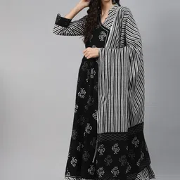 Silai Bunai Women Black Ethnic Motifs Printed Panelled Gotta Patti Pure Cotton Kurta Set-image-20