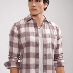 HIGHLANDER Men Checked Spread Collar Casual Shirt-image-63