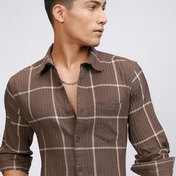 HIGHLANDER Men Slim Fit Spread Collar Checked Cotton Formal Shirt-image-92