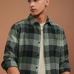 HIGHLANDER Men Spread Collar Checked Cotton Slim Fit Casual Shirt-image-97