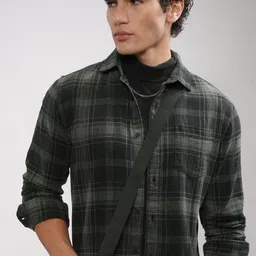 HIGHLANDER Men Spread Collar Tartan Checked Cotton Casual Shirt-image-88