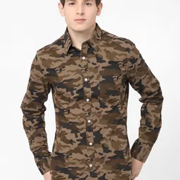 Celio Men Olive Brown & Black Slim Fit Camouflage Printed Cotton Casual Shirt-image-8