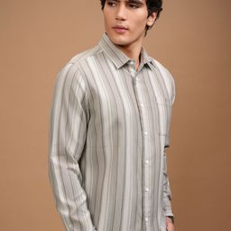 HIGHLANDER Men Slim Fit Spread Collar Vertical Striped Cotton Casual Shirt-image-77