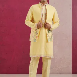 KALPRAAG Floral Yoke Design Thread Work Kurta & Pyjamas With Jacket-picture-17