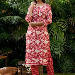 Nangalia Ruchira Women Floral Printed Panelled Pure Cotton Kurta with Trousers-image-49