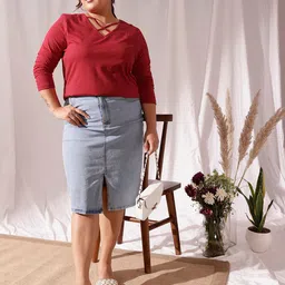 CURVY STREET Plus Size V-Neck Cotton T-shirt-31