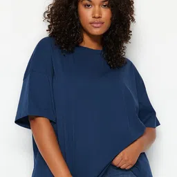 Trendyol V-Neck Drop-Shoulder Sleeves T-shirt-picture-3