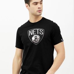 NBA Men Black & White Brooklyn Nets Classic Crest T-Shirt-image-91