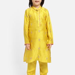 PICCOLO Boys Yellow Floral Embroidered Regular Sequinned Kurta with Pyjamas-picture-22