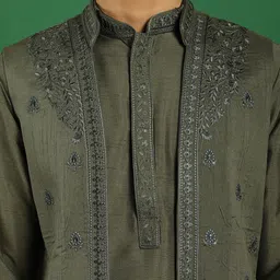 Jompers Mandarin Collar Kurta With Pyjamas & Nehru Jacket image 2