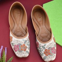xe looks Jutis For Women-picture-5