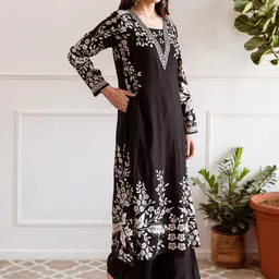 Anouk Black Floral Printed Thread Work A-Line Kurta With Trouser & Dupatta image 2