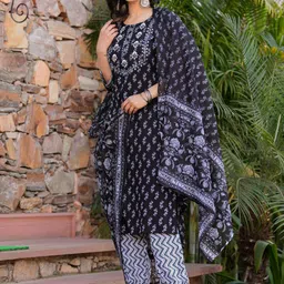 Chandbaali Ethnic Motifs Printed Regular Kurta with Trousers & Dupatta image 4