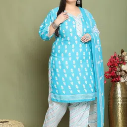 Rajnandini Plus Size Sweetheart Neck Floral Printed Straight Kurta with Salwar & Dupatta image 2