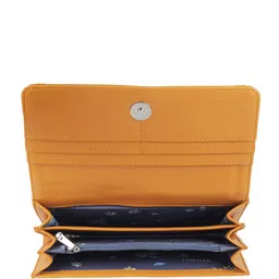 Mochi Textured Two Fold Wallet image 4